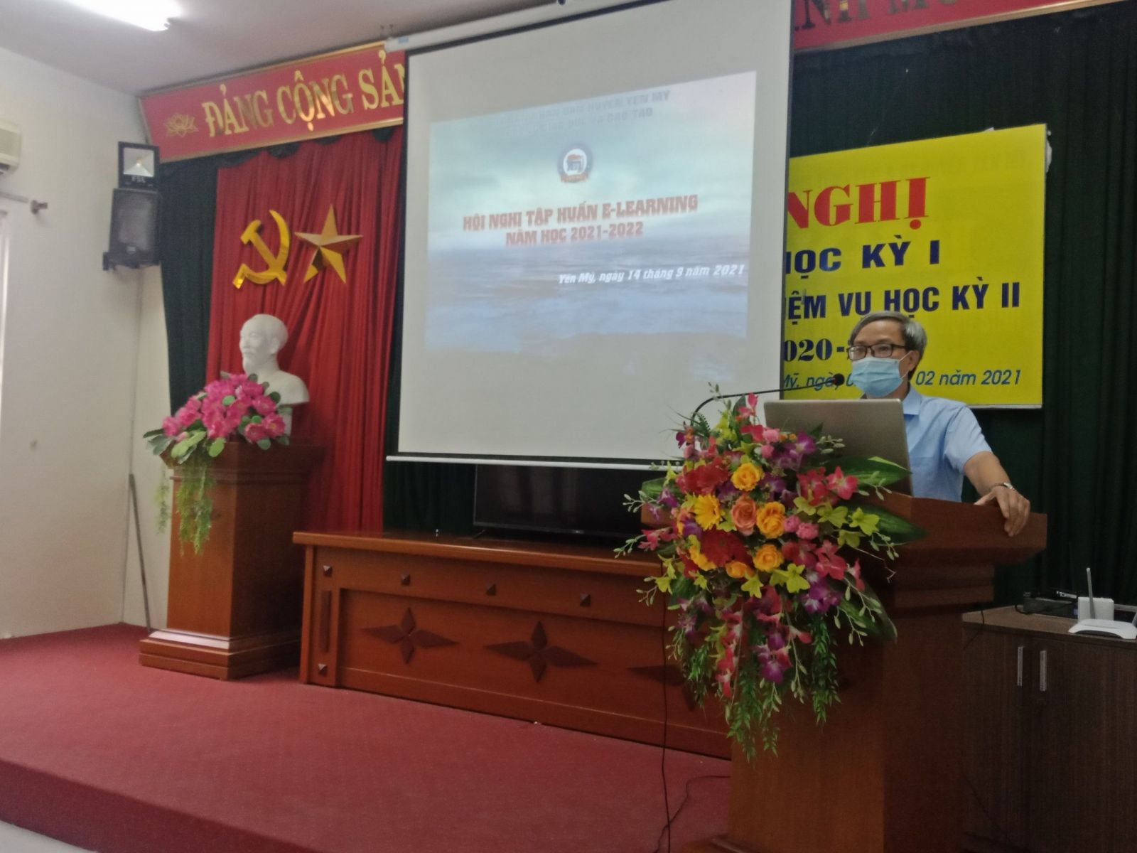 Đồng chí Đỗ Văn Hải trưởng phòng GD&ĐT phát biểu chỉ đạo hội nghị